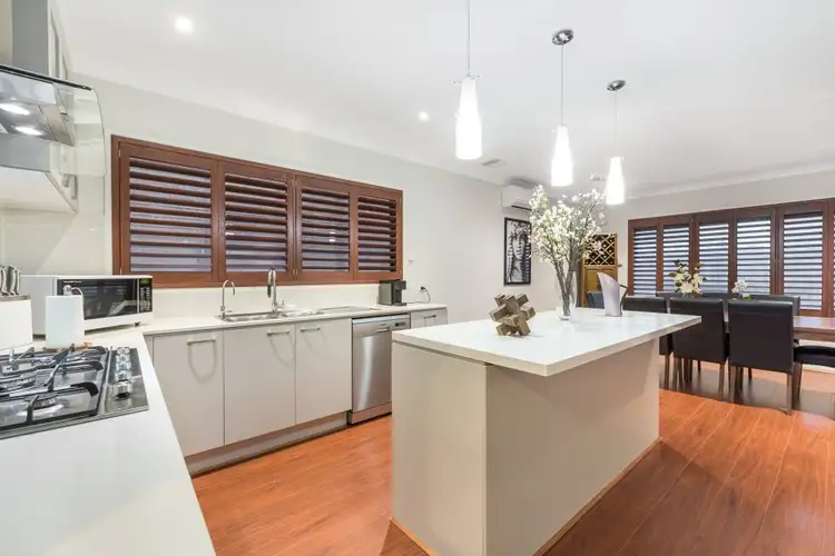 45 Royaloak Crescent, Cranbourne East VIC 3977