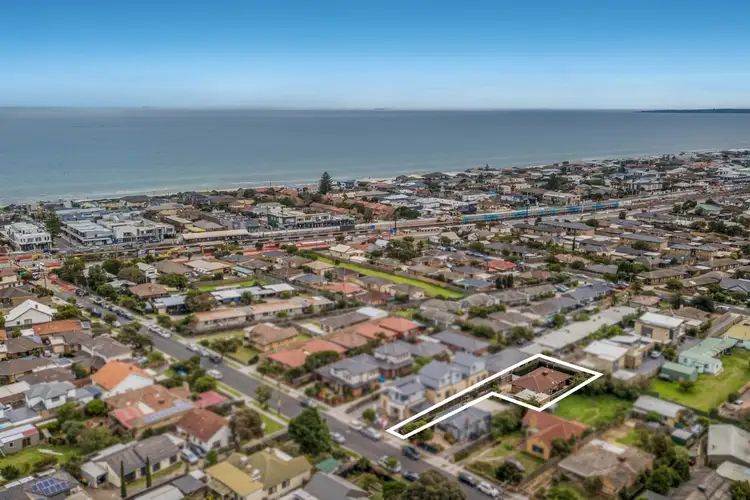Fourth view of Homely unit listing, 2/17 Bondi Road, Bonbeach VIC 3196