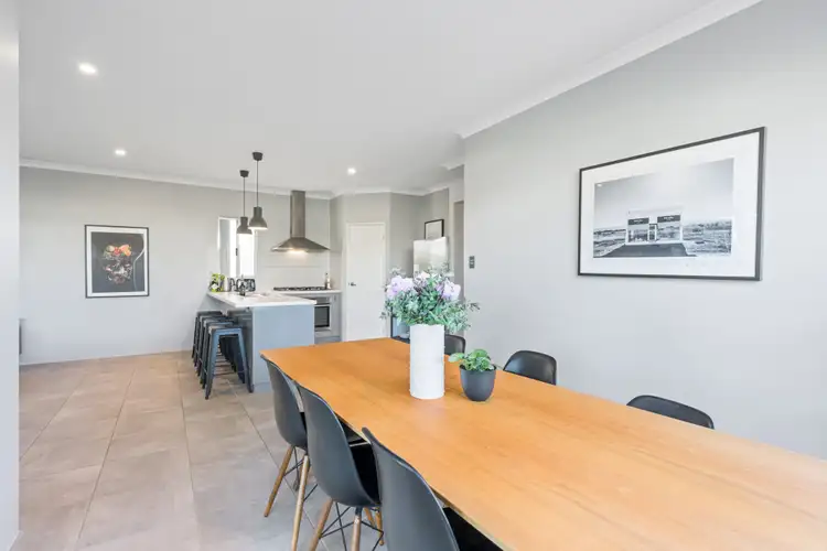 Sixth view of Homely house listing, 2 Wolfson Way, Piara Waters WA 6112