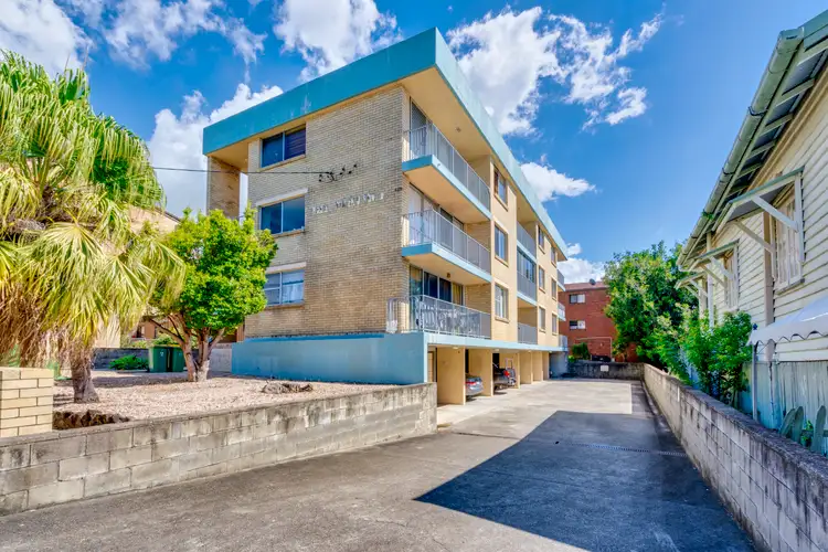 2/45 Railway Street, Southport QLD 4215
