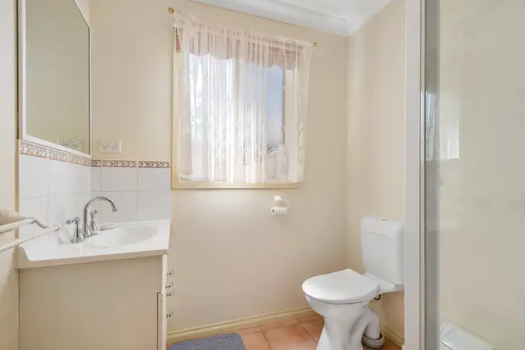 Sixth view of Homely house listing, 1 James Court, Kyneton VIC 3444
