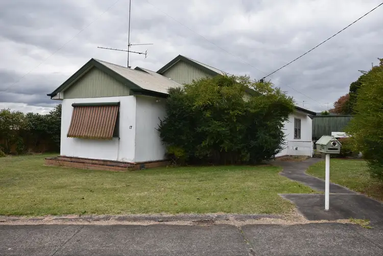 17 Reservoir Road, Moe VIC 3825