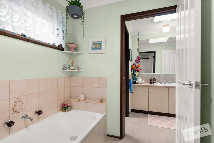 Sixth view of Homely house listing, 6 Lorraine Court, Pakenham VIC 3810