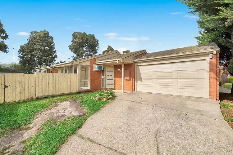 6 Broome Crescent, Cranbourne North VIC 3977