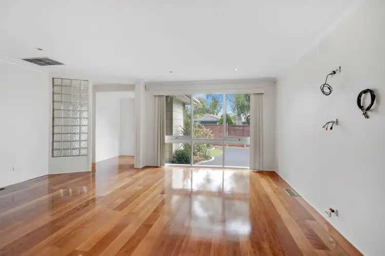 Second view of Homely house listing, 5 Lucas Crescent, Seaford VIC 3198