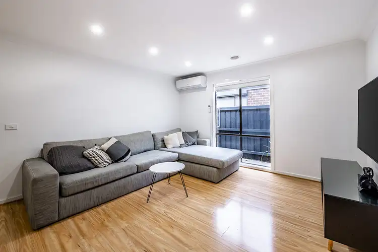 102 Glenelg Street, Clyde North VIC 3978