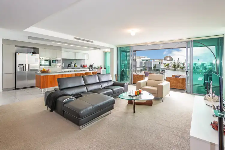 5204 Ephraim Island Parade, Paradise Point QLD 4216