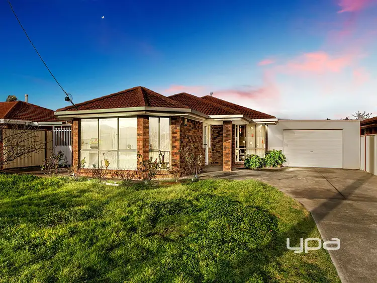 8 Baron Court, Kings Park VIC 3021