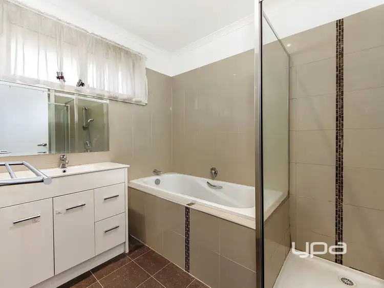 Sixth view of Homely house listing, 8 Baron Court, Kings Park VIC 3021