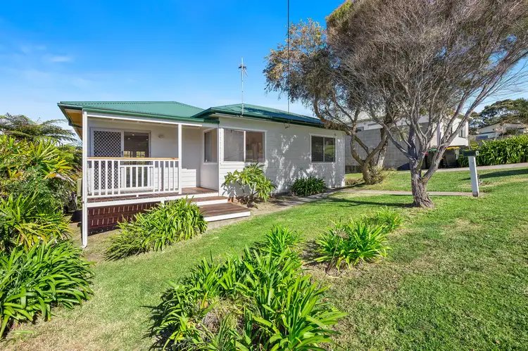 8 Ernest Street, Dalmeny NSW 2546