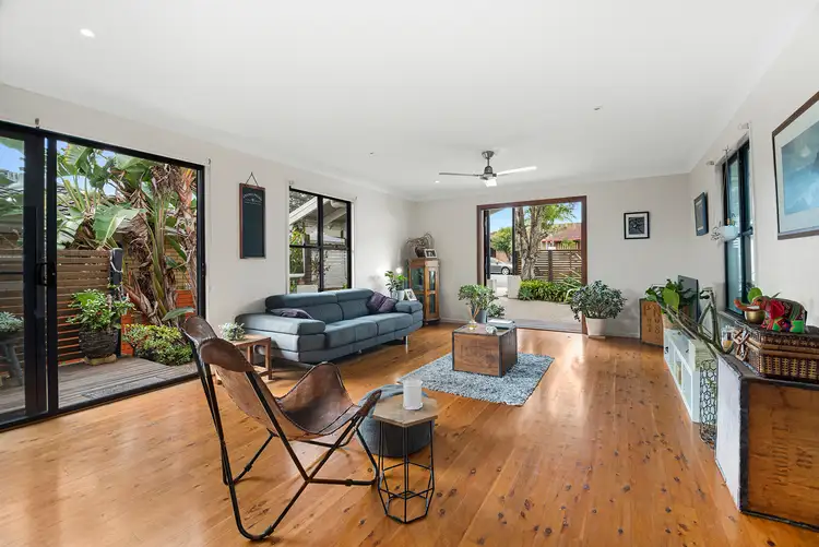 4 Thrush Avenue, Paradise Point QLD 4216