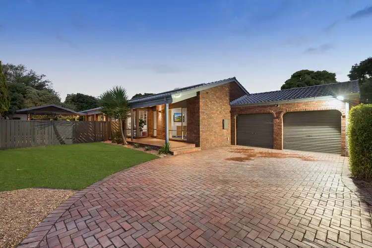 17 Stockdale Close, Ferntree Gully VIC 3156
