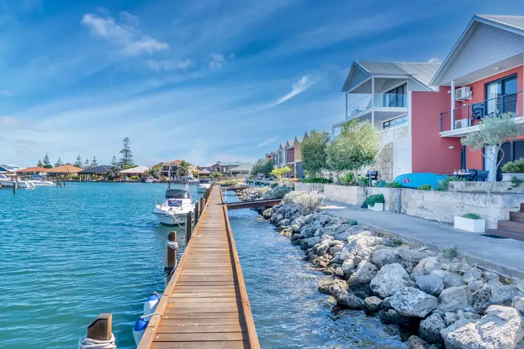 23/19 San Marco Quays, Halls Head WA 6210