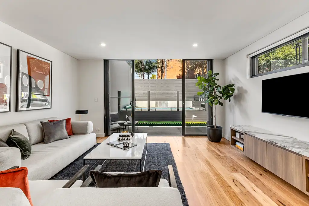 Main view of Homely semi-detached listing, 1/121 Chaleyer Street, Rose Bay NSW 2029