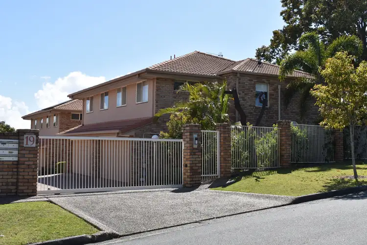 1/19 Hilltop Street, Labrador QLD 4215