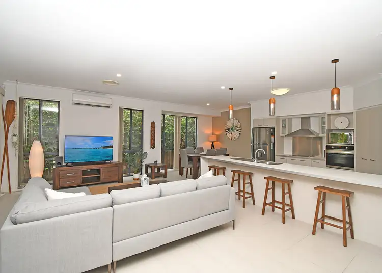 Fifth view of Homely house listing, 2 Parraweena Court, Point Vernon QLD 4655