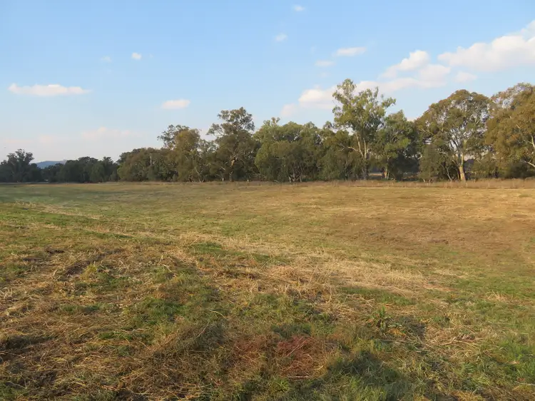 12 Camp Street, Gundagai NSW 2722