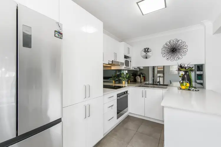 Sixth view of Homely house listing, 1/253 Riding Road, Balmoral QLD 4171