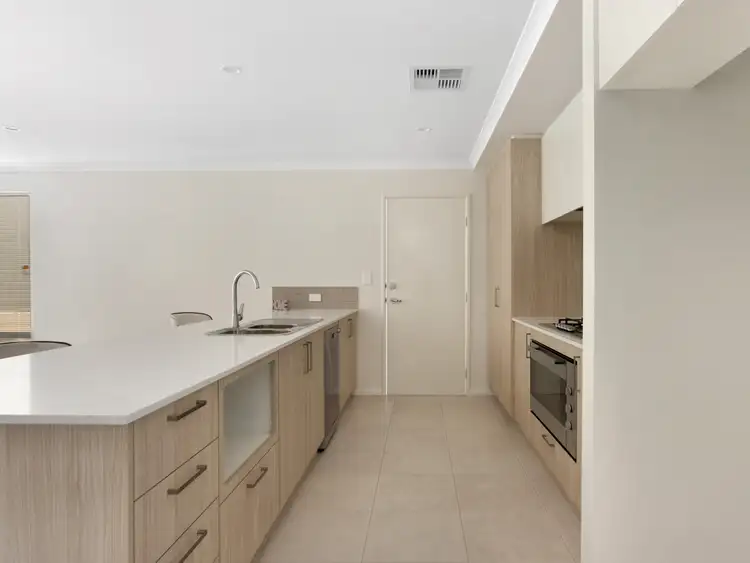 Sixth view of Homely house listing, 8 Montana Street, Baldivis WA 6171
