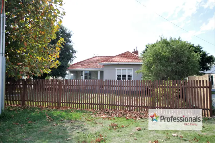 11 Lowe Street, Carey Park WA 6230