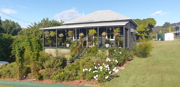 24 William Street, Mount Perry QLD 4671