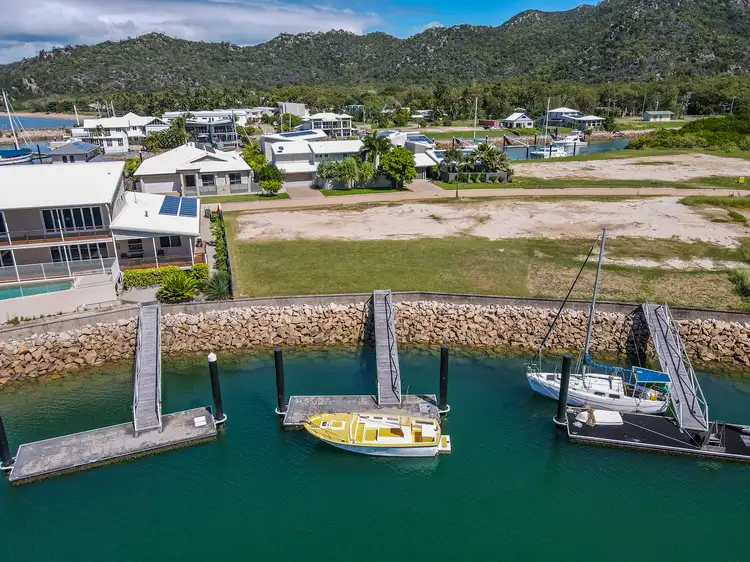 6 The Cove, Nelly Bay QLD 4819