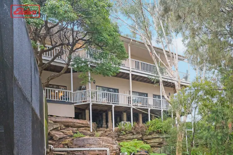 19 Mckay Rd, Hornsby Heights NSW 2077