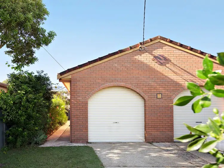 Main view of Homely semi-detached listing, 2/77 Jacaranda Avenue, Tweed Heads West NSW 2485