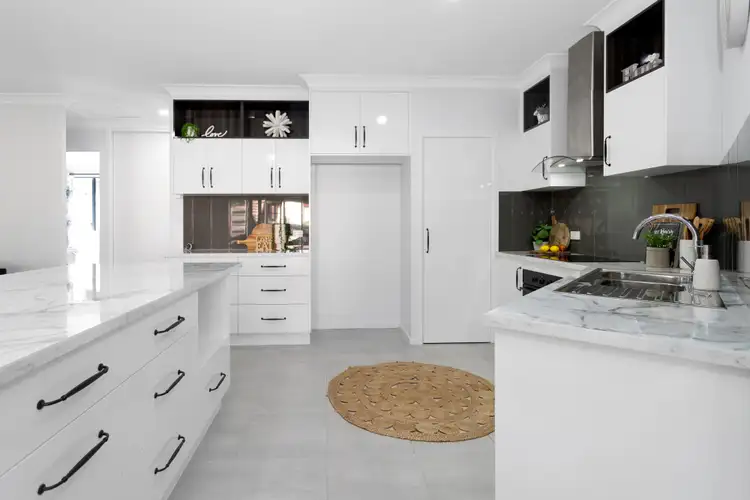 Second view of Homely house listing, 7 Hanlon Way, Rural View QLD 4740