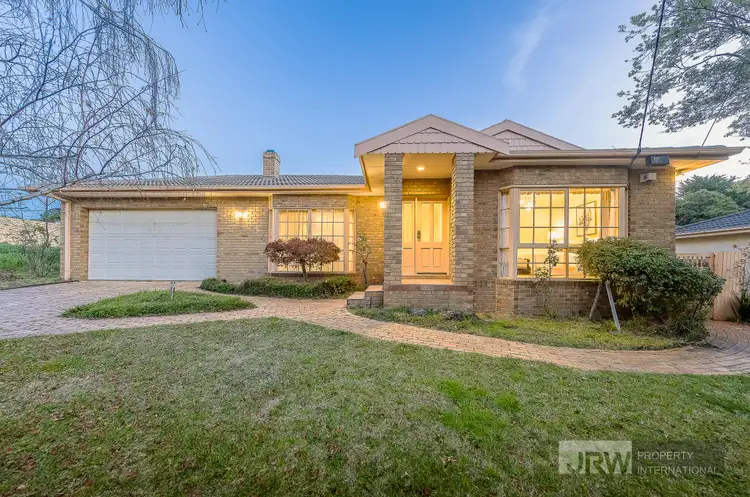 Main view of Homely house listing, 10 Meadow Crescent, Mount Waverley VIC 3149