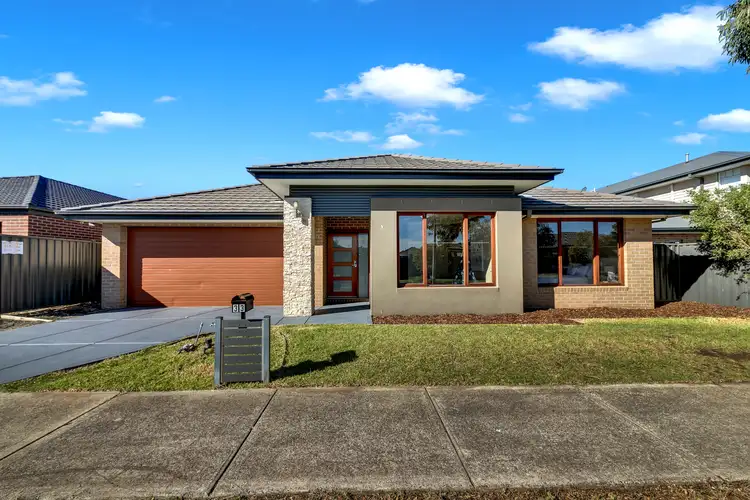 33 Lambertia Crescent, Manor Lakes VIC 3024