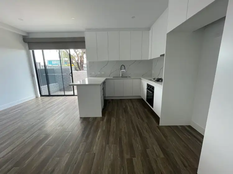 Third view of Homely apartment listing, 2/1027 Nepean Highway, Moorabbin VIC 3189