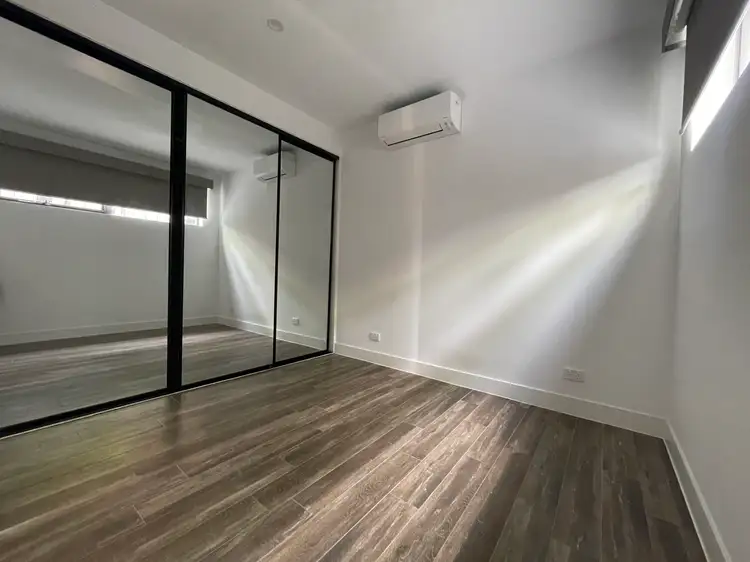 Fifth view of Homely apartment listing, 2/1027 Nepean Highway, Moorabbin VIC 3189