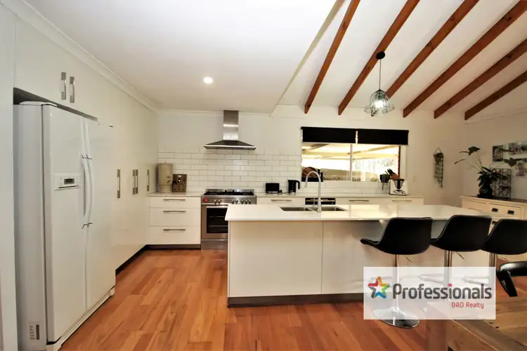 2 Wildflower Way, Leschenault WA 6233