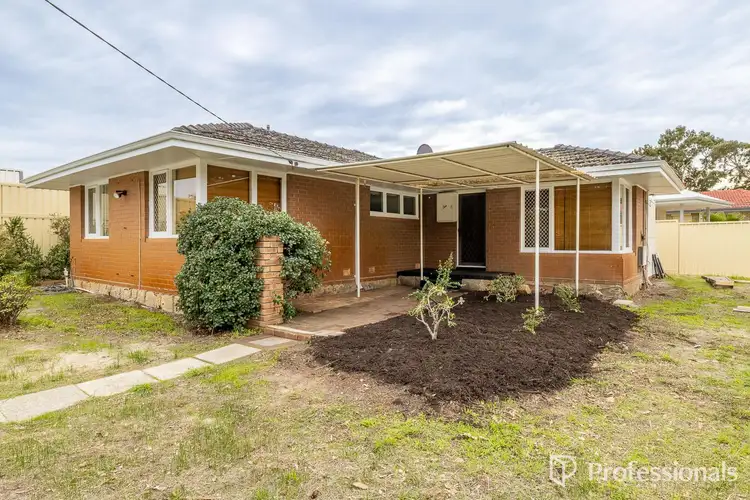 1 Hollybush Way, Kelmscott WA 6111