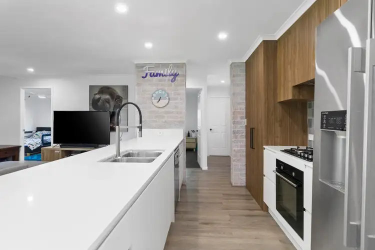Sixth view of Homely house listing, 10 Leigh Court, Alexandra Hills QLD 4161