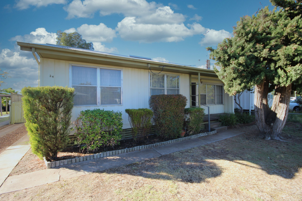 24 Winifred Street, Horsham VIC 3400