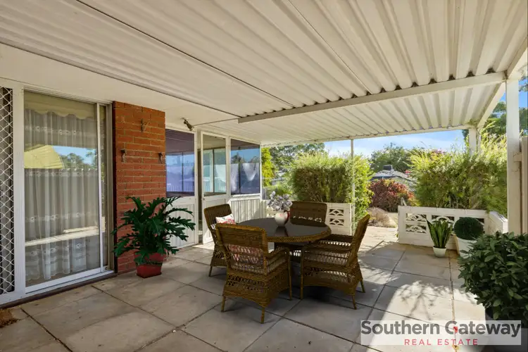 28 Hefron Way, Parmelia WA 6167