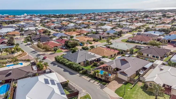 9 Hibbertia Follow, Halls Head WA 6210