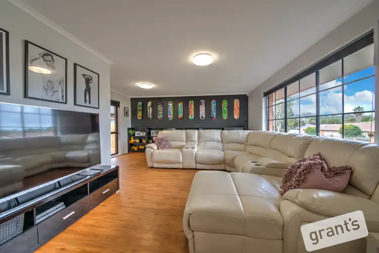 Third view of Homely house listing, 2 Bowen Court, Berwick VIC 3806