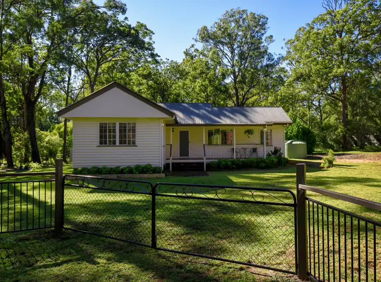 6 Fairy Road, Cabarlah QLD 4352
