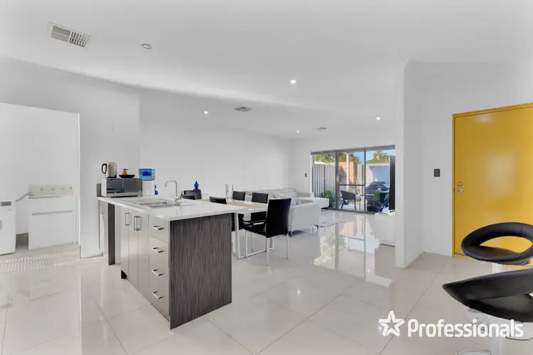 14A Rotsee Place, Champion Lakes WA 6111