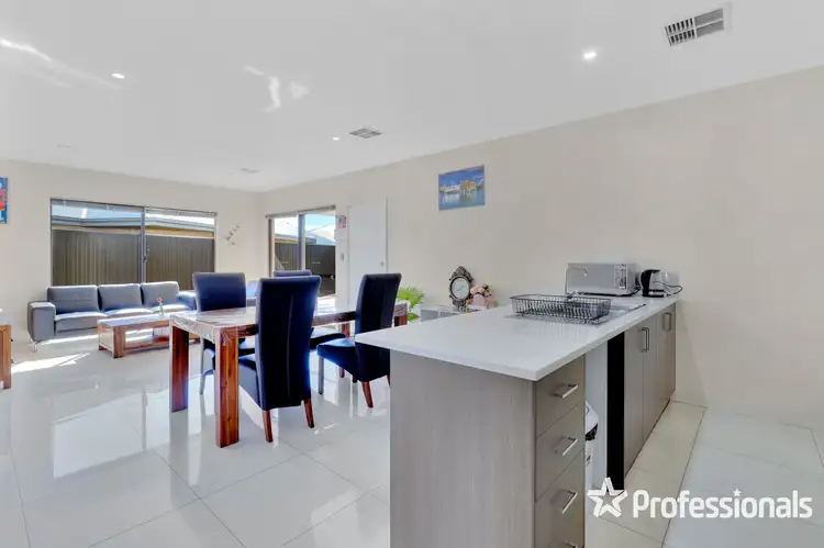 14 Rotsee Place, Champion Lakes WA 6111
