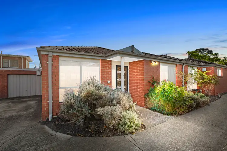 Main view of Homely unit listing, 2/4 Sandford Street, Highett VIC 3190