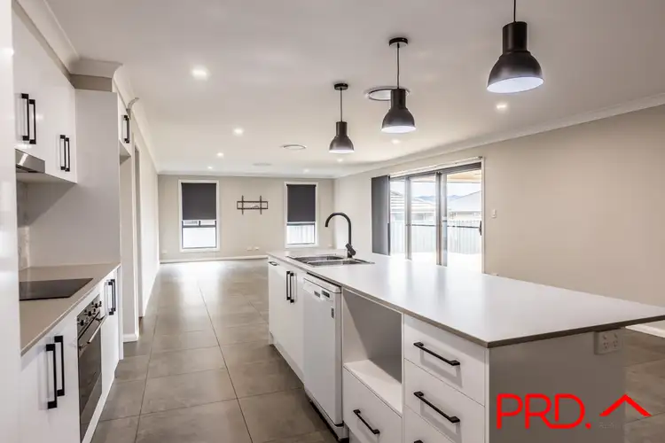 Fifth view of Homely house listing, 100 Verdelho Drive, Tamworth NSW 2340