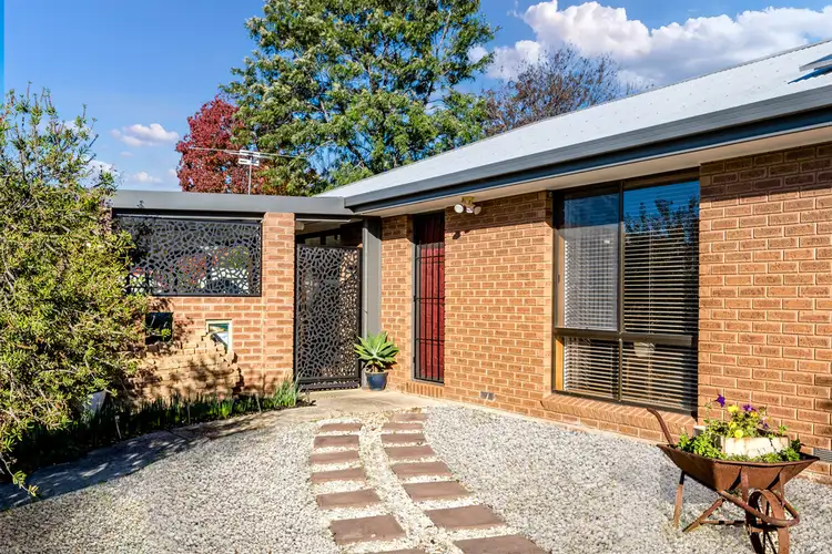 90 Mayfair Drive, Wodonga VIC 3690