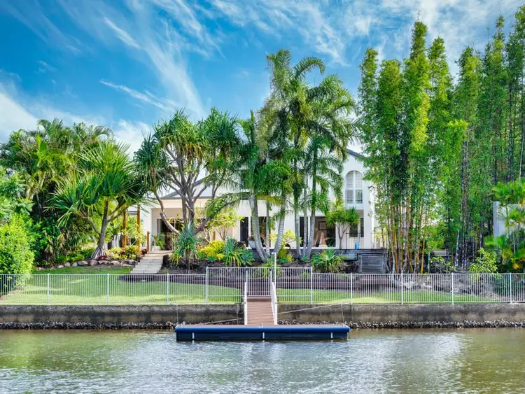 27 Pebble Beach Drive, Runaway Bay QLD 4216
