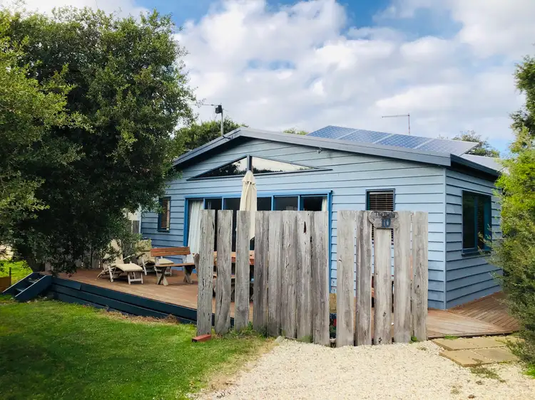 10 Acacia St, Sandy Point VIC 3959