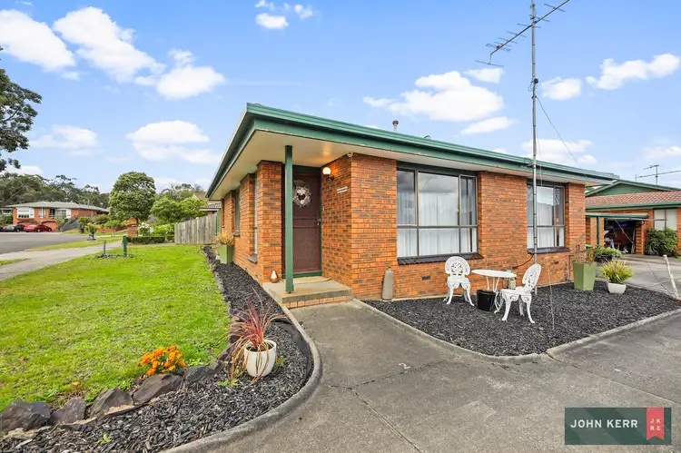 2/11-12 Merton Court, Newborough VIC 3825