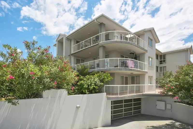 Main view of Homely apartment listing, 2/39 Sunbrite Ave, Mermaid Beach QLD 4218